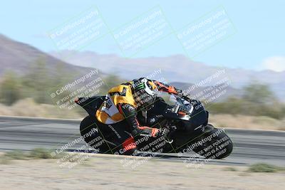 media/Nov-16-2025-Race Pace (Sun) [[8c5fa54630]]/Non Verified Riders (1st 20 Minutes)/3-Turn 3 Inside (11am)/